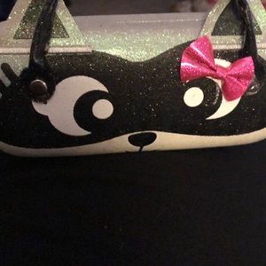 Meet your Posher, Ora